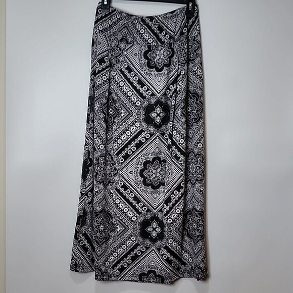 Black & White Bandana Print Maxi Skirt With Drawstring Waist By Metro Wear S - Picture 7 of 8